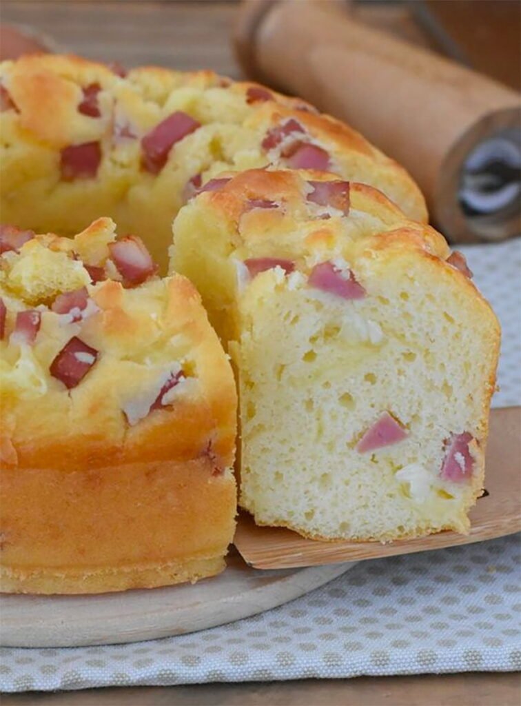 Le Cake Salé aux Lardons et Gruyère : Voyage gustatif entre tradition et contemporain