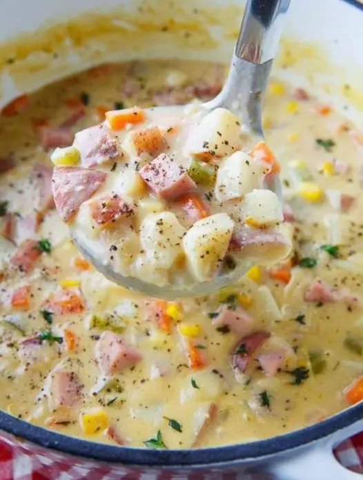 Chaudrée de Jambon Fumé, Pommes de Terre et Maïs