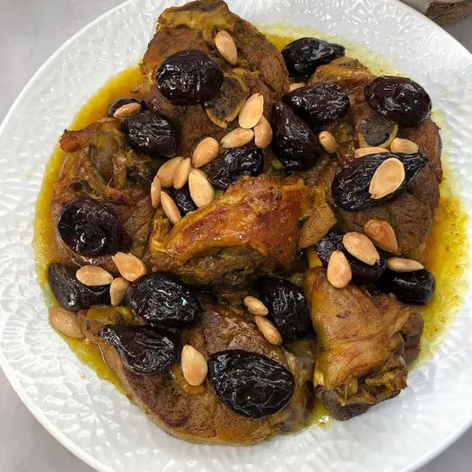 Viande aux Prunes et Amandes Marocaines