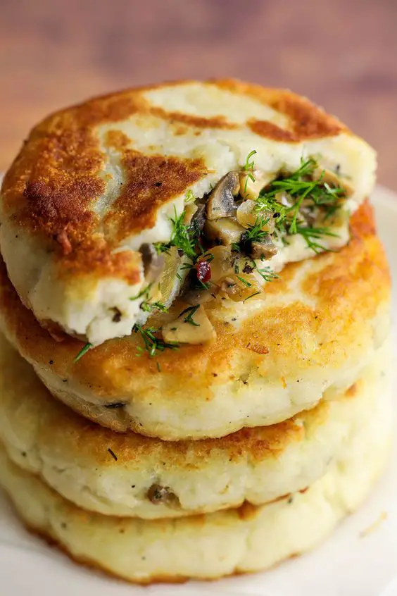Galettes de Pommes de Terre Farcies aux Champignons