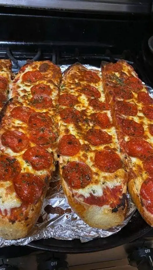 Pain à l'ail et au pepperoni fait maison : Une fusion de saveurs irrésistibles